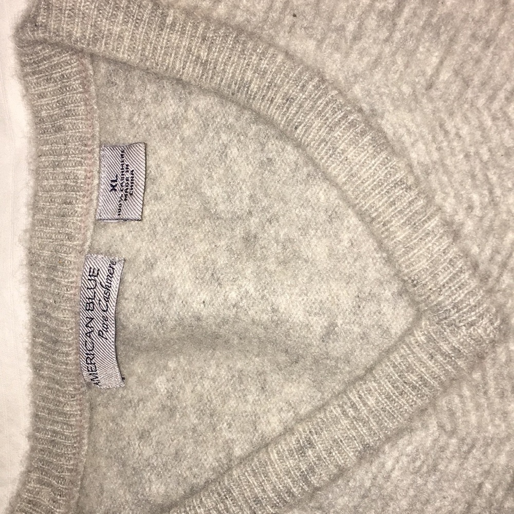 Beautiful brand new cashmere sweater size xl